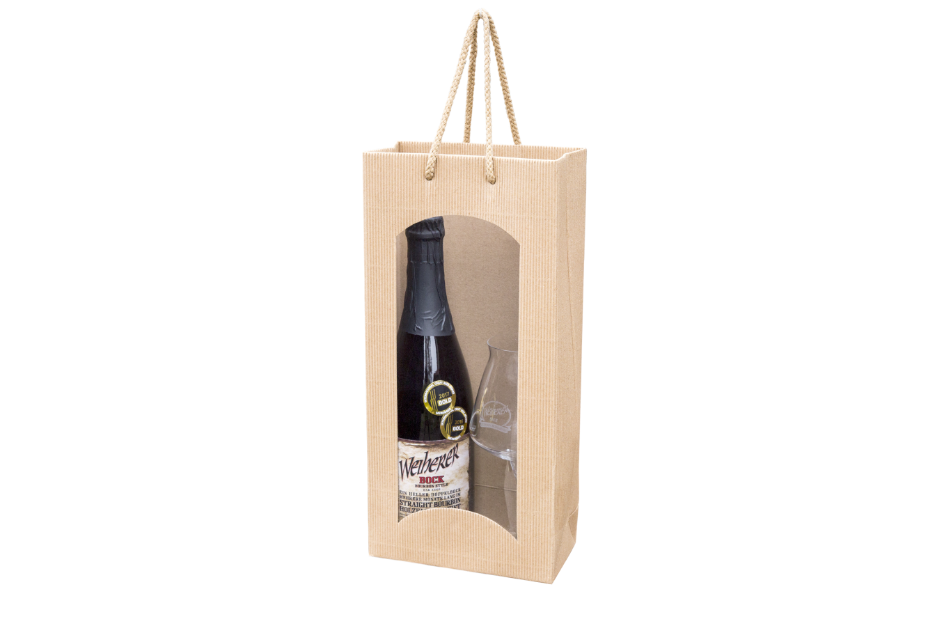 Geschenktüte mit Weiherer Bock Bourbon Style + Tekupokal